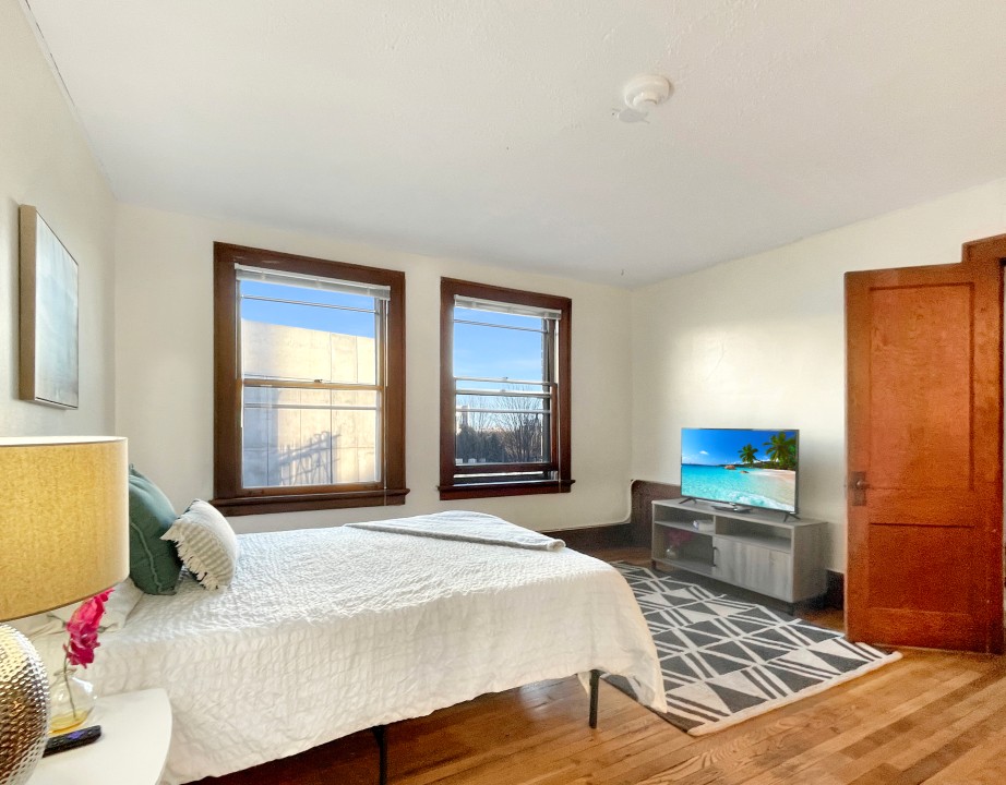 Pet-Friendly Downtown Studio Retreat