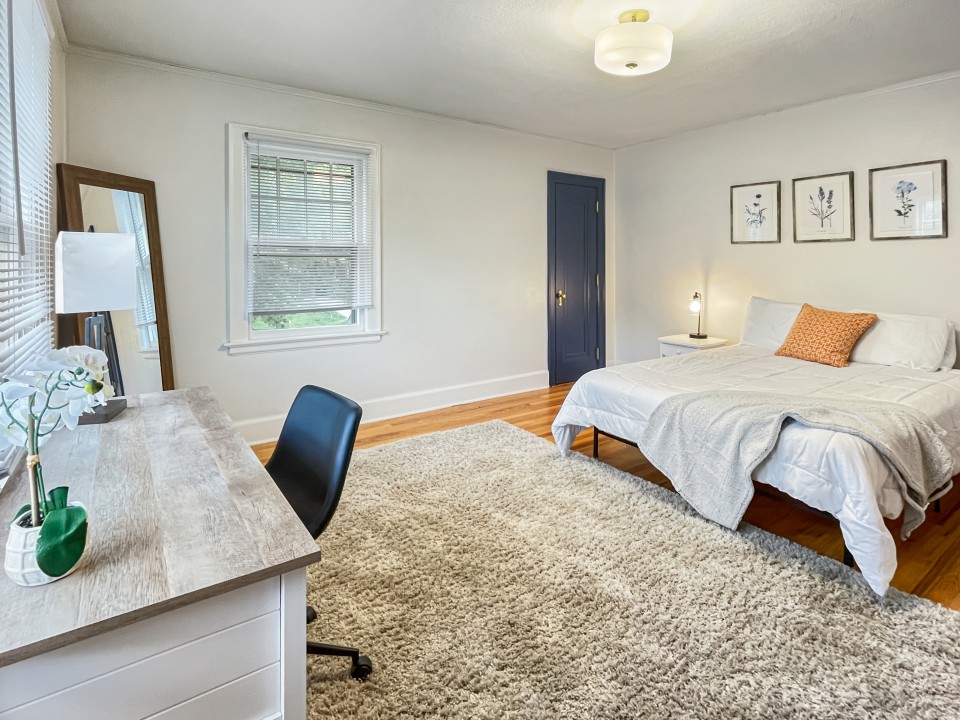 Cozy 3BR Duplex – Side B • Near Drake University •